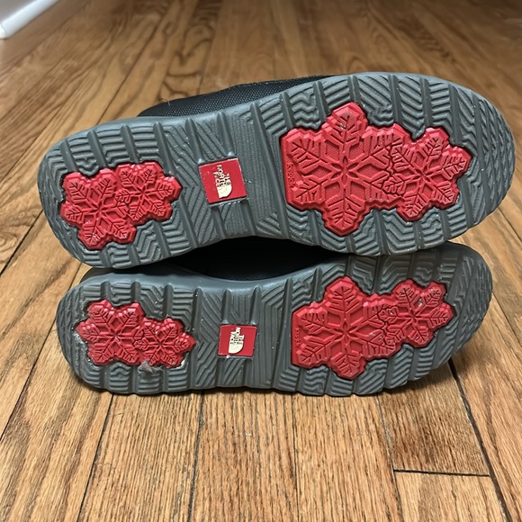 The NorthFace Black Thermoball Snow Boots - Picture 4 of 7